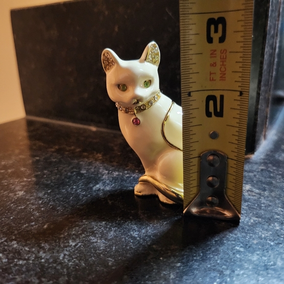 Vintage Elegant White and Gold Cat Trinket Box - Picture 10 of 10